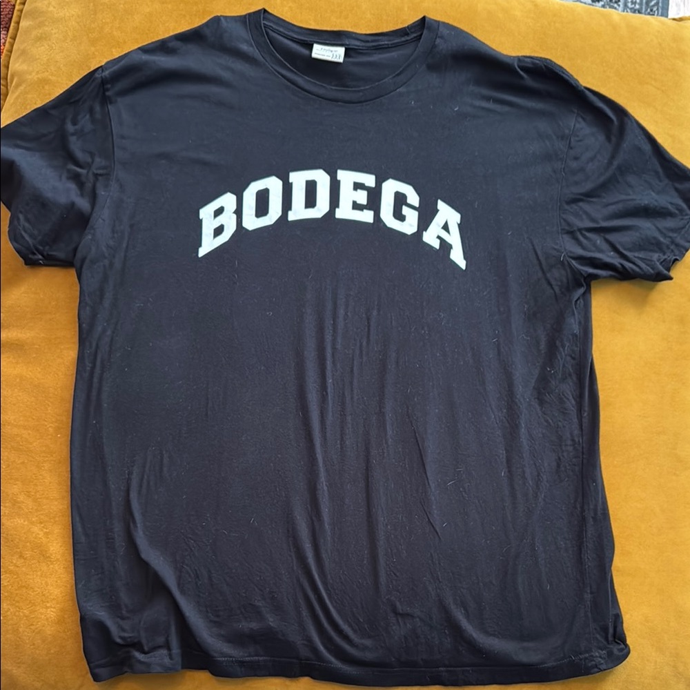 Bodega shop logo Men's Black T-Shirt